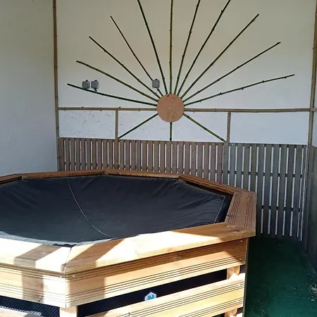 Hotel Le Refuge Zen Et Bien-etre Bulle Montpouillan