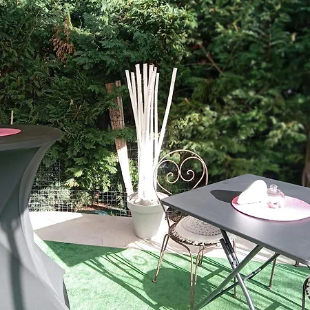 Hotel Le Refuge Zen Et Bien-etre Bulle 3*